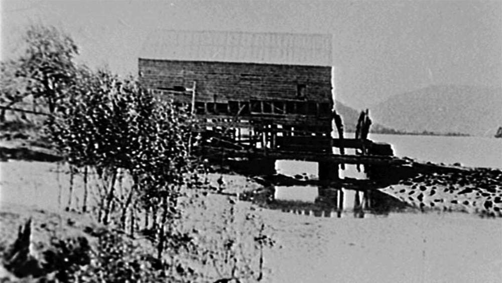 A photograph Singletons Mill at Laybury Creek, Wisemans Ferry NSW, towards the end of its life in the 1900s